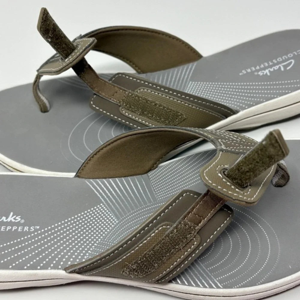 Clarks Cloudsteppers Brinkley Jazz Flip Flops Wmn 10M Taupe Gray Sandals